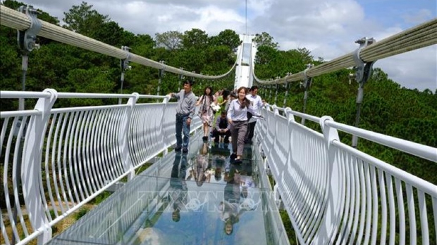 First Da Lat glass bridge opens